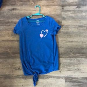 A shortsleeved kids/girls top
